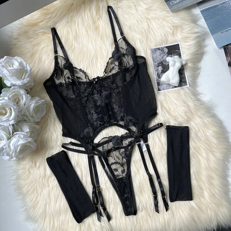 Koronkowy gorset, seksowny prz – Sheer Mesh Bra recenzja i cena